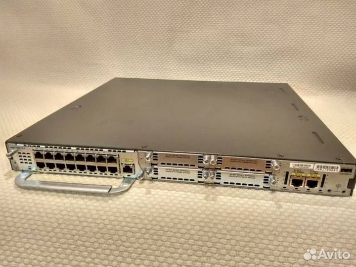IP-атс Cisco 2811 PoE + 17 IP-телефонов + WiFi т/д