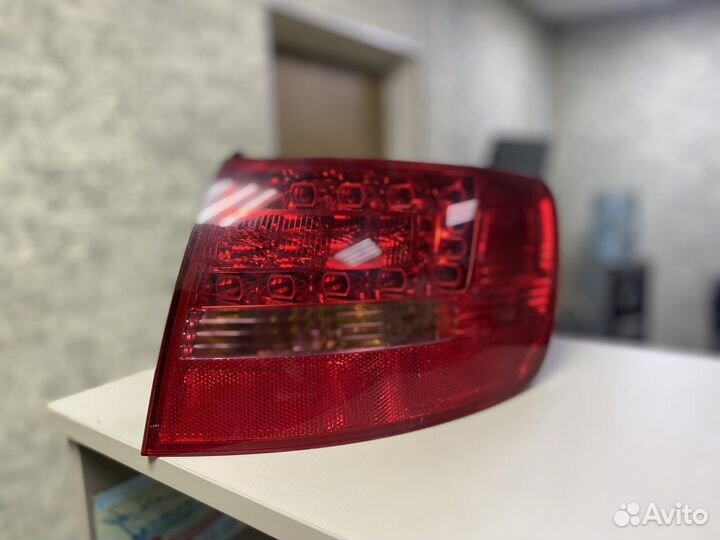 Фонарь задний правый в крыло Ауди А6 С6 4F Авант