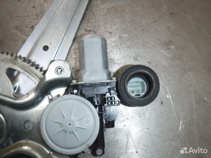 Стеклоподъемник задний правый Toyota Corolla 151