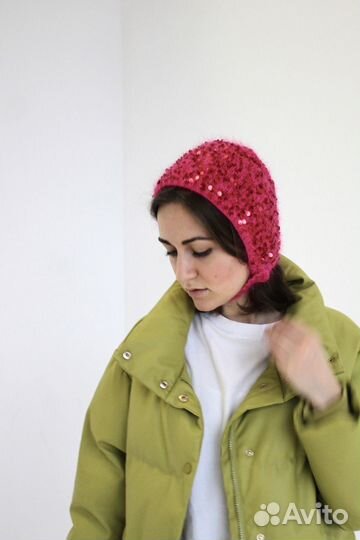 Распродажа вязаных чепчиков с пайетками