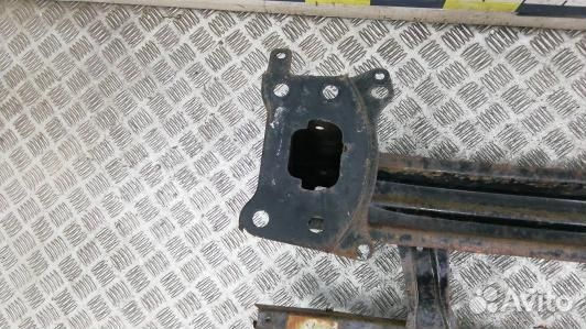 Усилитель бампера передний (кронштейн) volkswagen