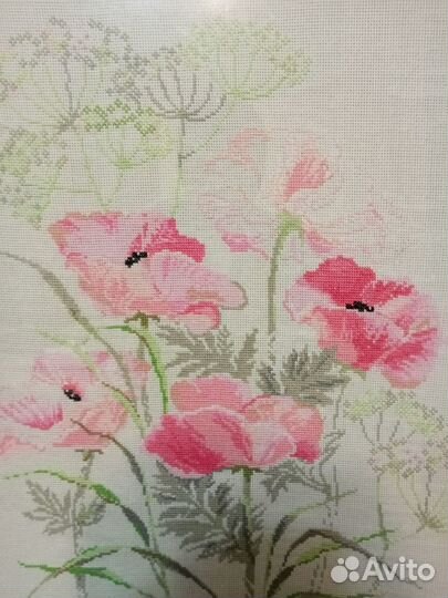 Вышитая крестом картина Маки