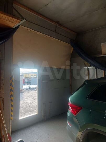 Гараж, > 30 м²