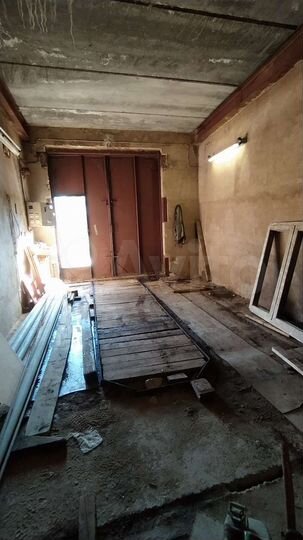 Гараж, > 30 м²