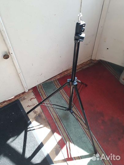 Штатив трипод тринога металлическая 1.5м