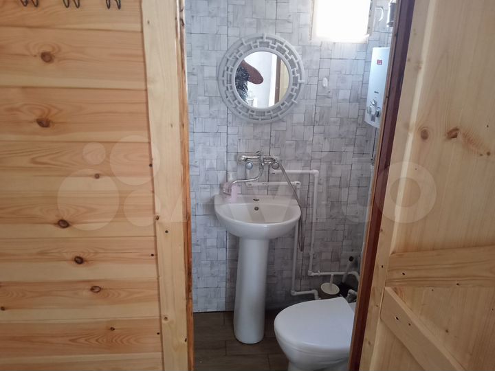 Дом 20 м² на участке 2 сот.