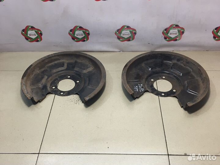 Kia Ceed 2 JD Задний защитный кожух диска