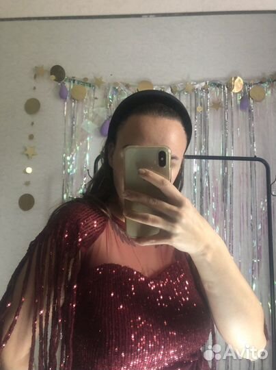 Платье с поетками