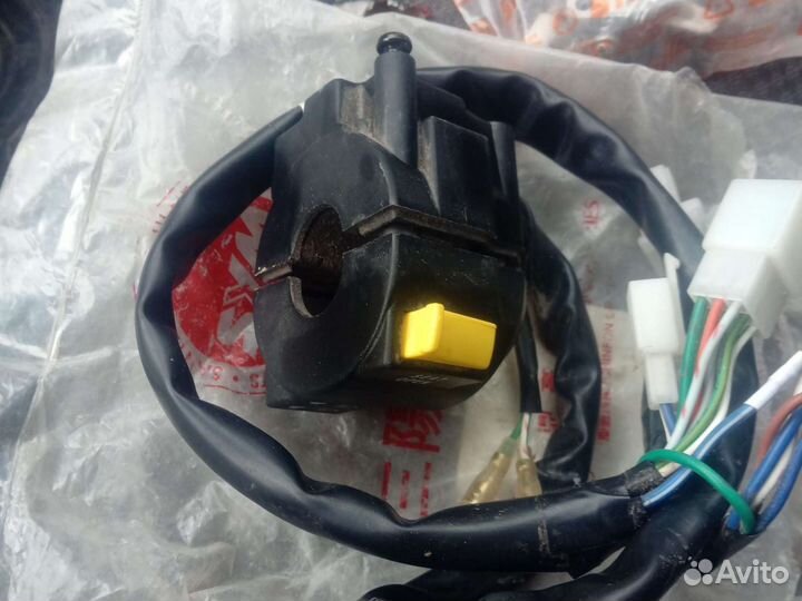 Sym joyride200 левый блок