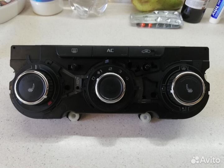 Блок управления отопителем Skoda octavia A5