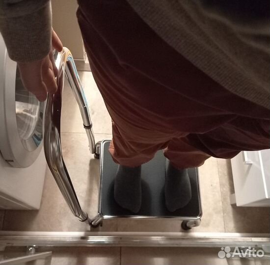 Вспомогательная ступенька для ванны с ручкой