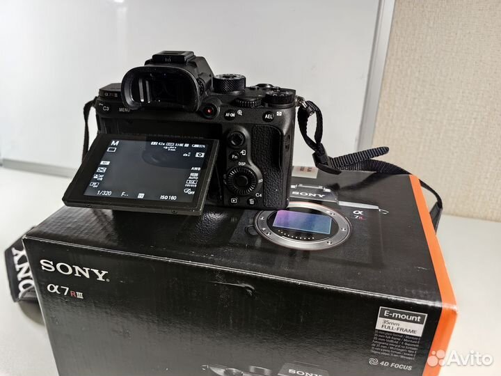 Sony A7R III на гарантии новый