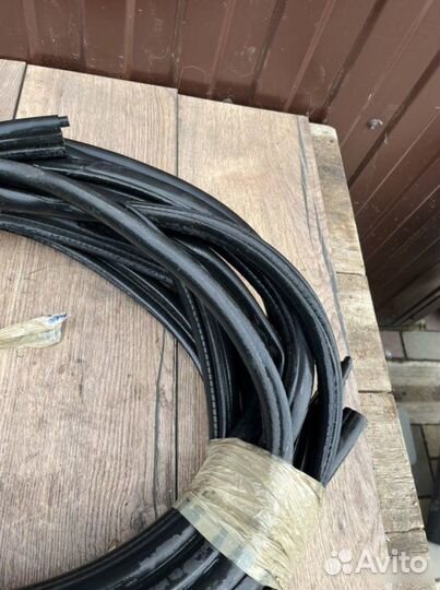 Уплотнительная резинка Nissan Qashqai J10 1.6