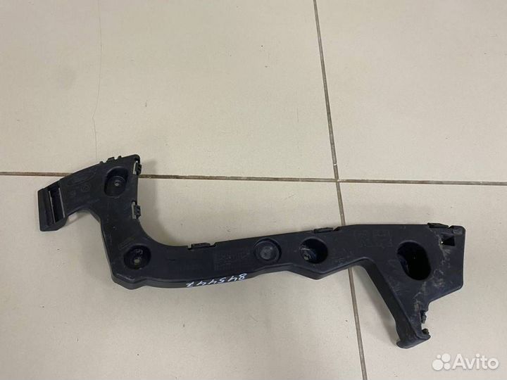 Направляющая заднего бампера правая Ford Focus 3 2011