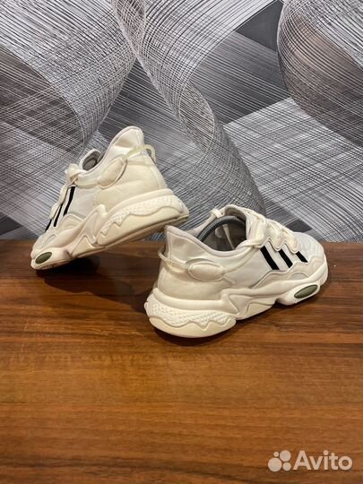 Кроссовки Adidas ozweego размер 43