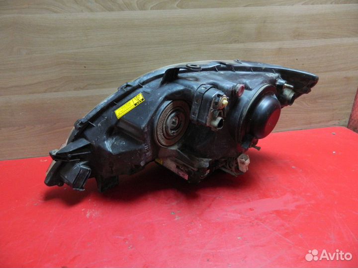 Фара правая 8113048041 Toyota Harrier (XU10)