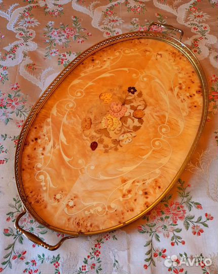 Старинный поднос маркетри