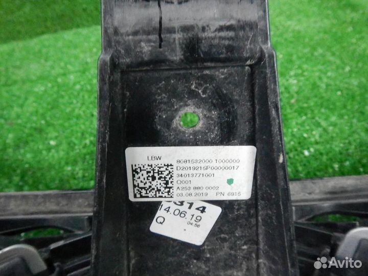 Решетка радиатора Mercedes-Benz GLC