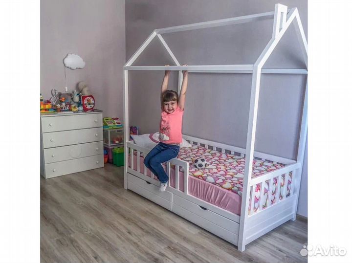 Кровать-домик от 3 лет