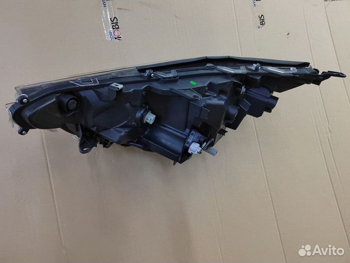 Фара правая toyota RAV4 2019- SAT