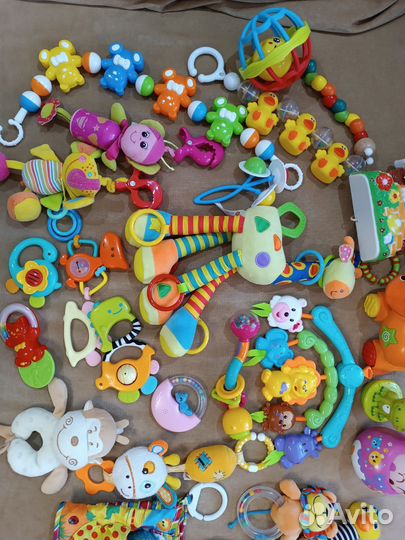 Детские игрушки пакетом до 1 года