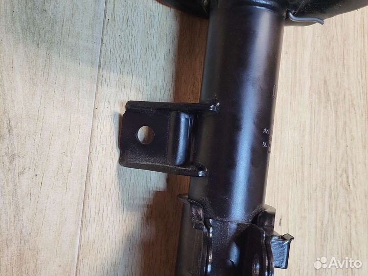 Стойка передняя правая Hyundai I30/Kia Ceed