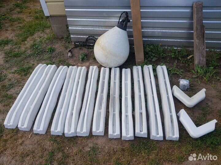 Кранец причальный белый