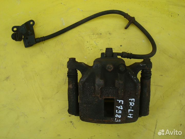 Суппорт Передний Левый Honda Civic 8 5D Скоба