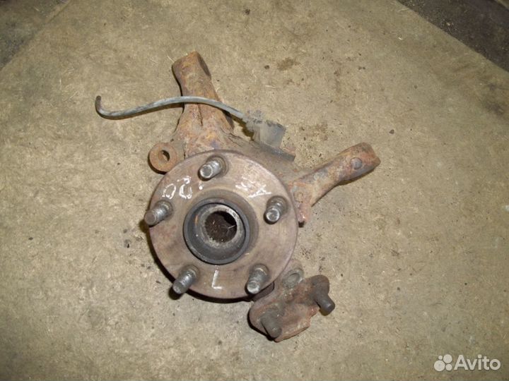 Кулак поворотный левый Тойота Корола AE120(USA