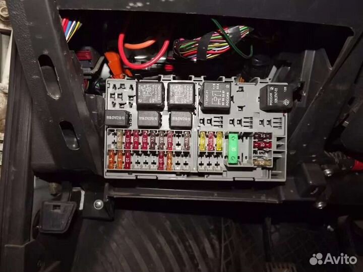 Блок предохранителей priora