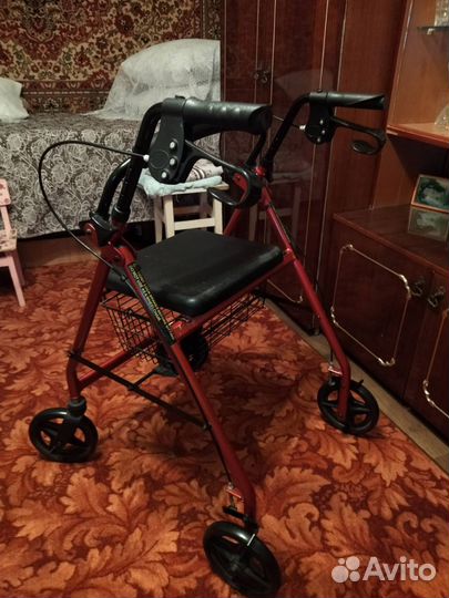 Ходунки для взрослых с колесами
