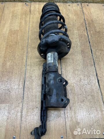 Стойка подвески передняя левая Opel Astra J A17DTJ