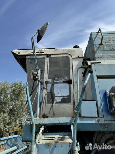 Комбайн Херсонец КЗС-9-1 