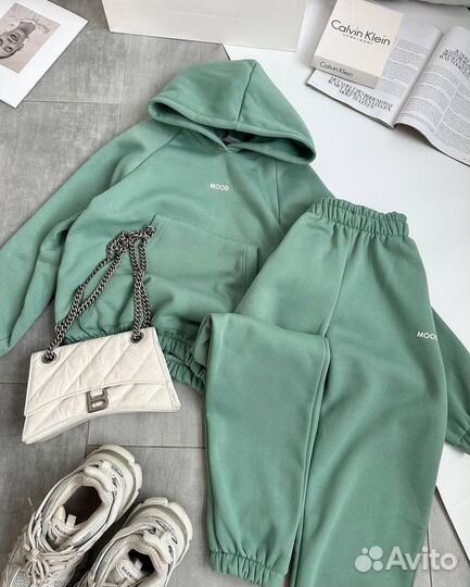 Спортивный костюм женский