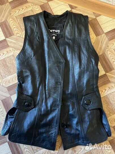 Жилетка кожанная женская