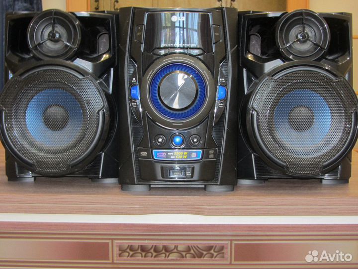 Музыкальный центр LG