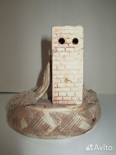 Декоративная статуэтка