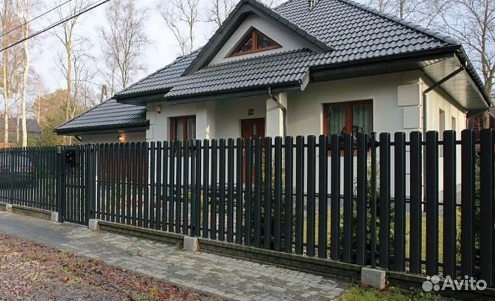 Забор из евроштакетника для дома под ключ