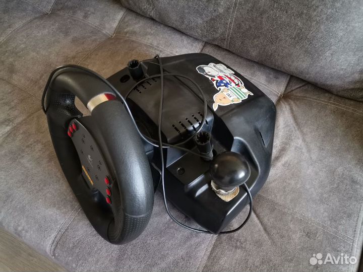 Игровой руль Logitech momo Racing