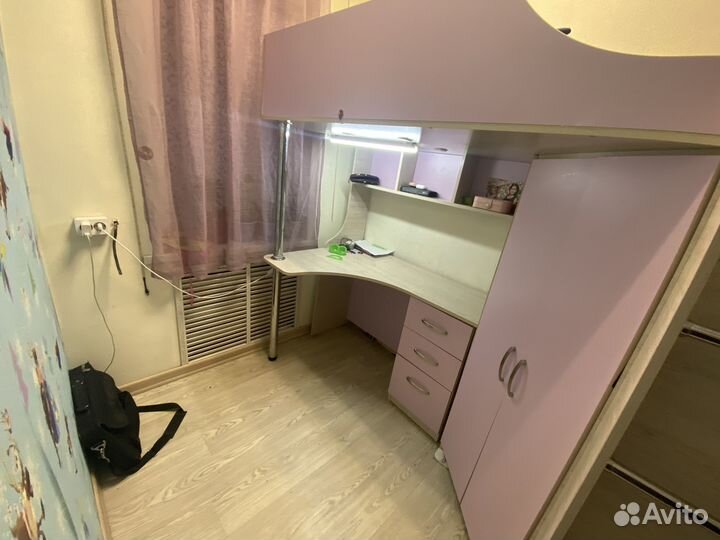 Двухъярусная кровать со шкафом и столом