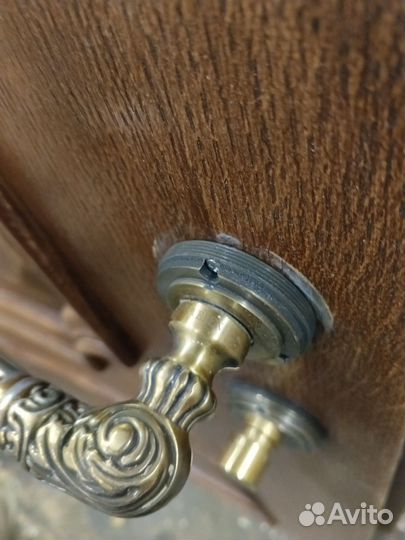 Дверная ручка