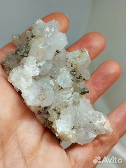 Кристалл друза кварц с пиритом