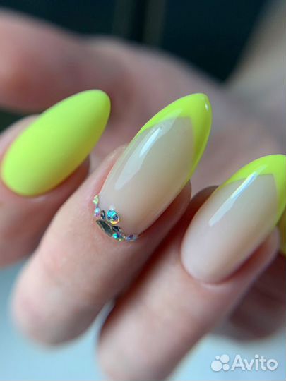 Маникюр/педикюр/наращивание ногтей