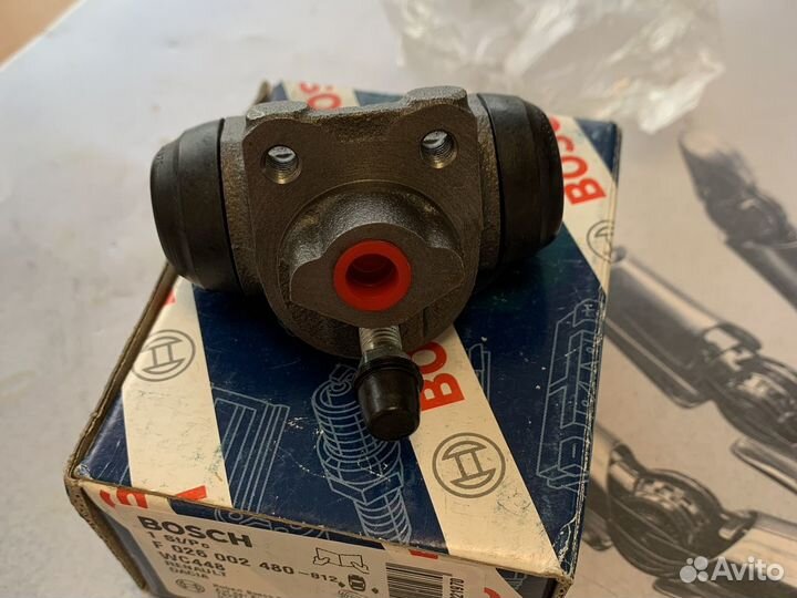 Тормозной цилиндр задний bosch F026002480
