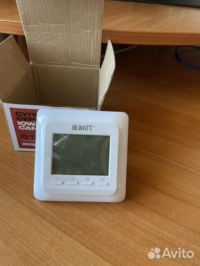 Терморегулятор iqwatt P белый