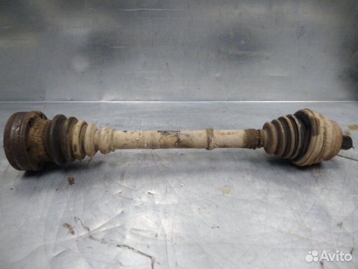 Полуось передняя правая Audi 80/90 B4 1992-1995