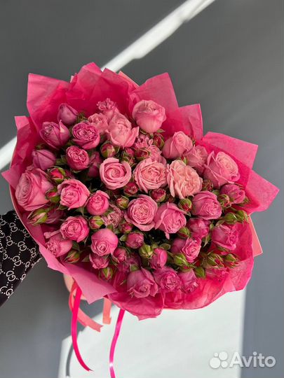 Пионовидная роза букет