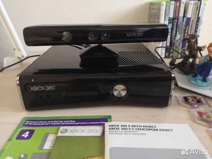 Xbox 360 slim + kinect + 2 джойстика+infinity