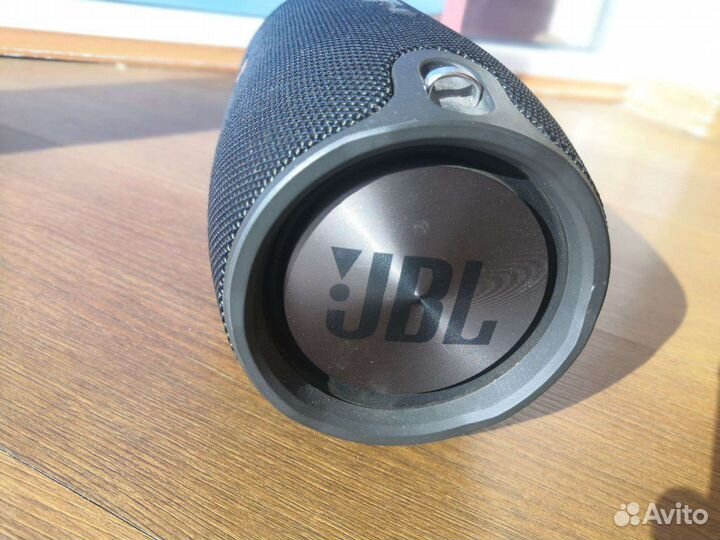 Колонка JBL Xtreme первая версия оригинал, зарядка