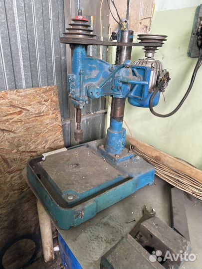 Сверлильный станок и точильный